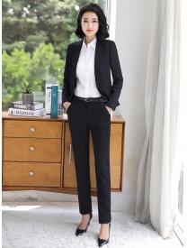 女式短款一?？畚餮b